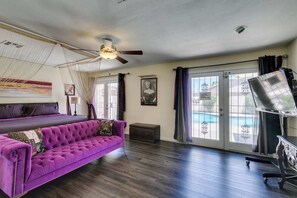 Master bedroom with direct access to the pool