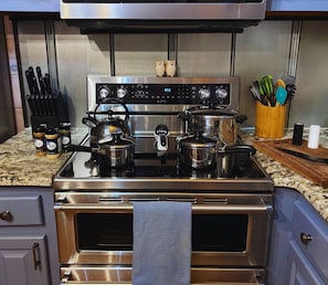 KithcenAid Double Oven with Microwave above ready to prepare your favorite food
