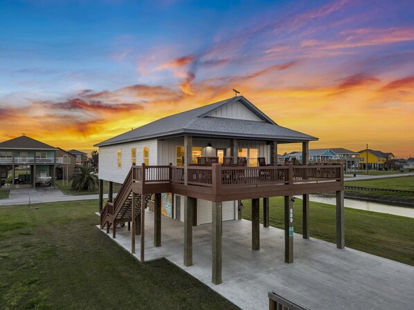 Beautiful 3 bedroom, 2 bath beach house.