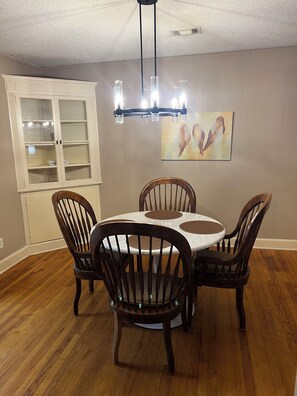 Dining Room……seating for 4