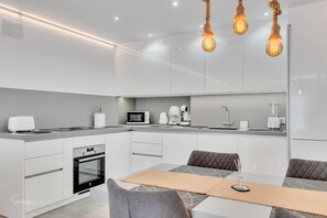 Kitchen (1)