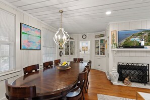 Ocean Jewell - You will enjoy the display of local art