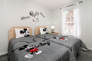 Bedroom #2 with Twin Beds