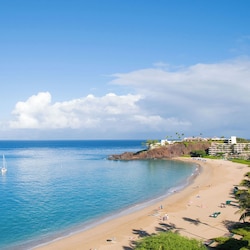 Aston Whaler on Kaanapali Beach (1)