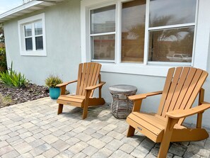 Front patio sitting area 