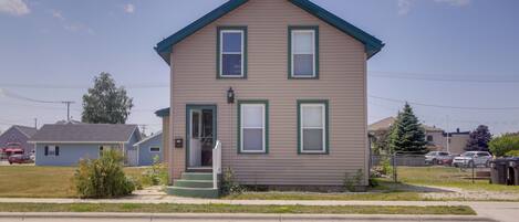 Algoma Vacation Rental | 4BR | 1BA | Stairs Required | 1,600 Sq Ft