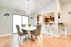 Dining Area | Dishware/Flatware