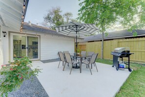 Patio Dining Area!