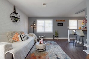 Spacious, bright living room