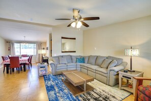 Living Room | Free WiFi | Central A/C & Heating | Washer/Dryer