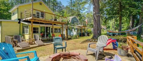 Hadley Vacation Rental | 3BR | 1.5BA | 1,300 Sq Ft | Stairs Required