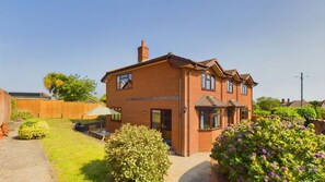 Dartmouth House, 4 bed Holiday Home, Totland Bay