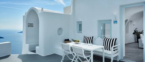 Luxurious Imerovigli Villa | 7 Bedrooms | Caldera View | Private Pools | Breathtaking Aegean Views