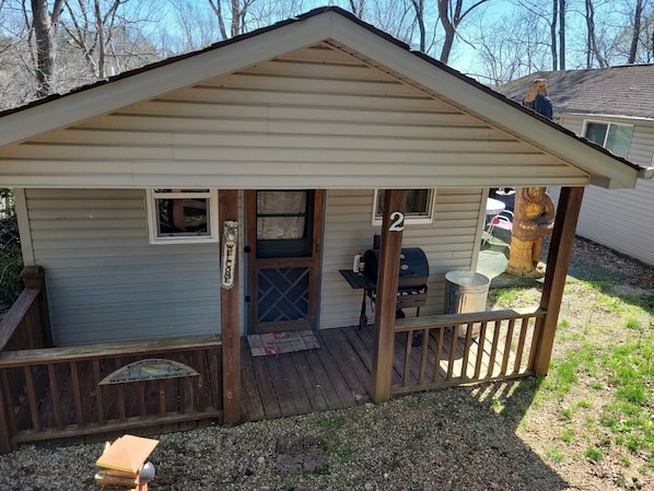 Front of Cabin 2. Cabin 1 is the building to the right. They share common space.