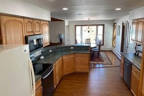 Kitchen (1)