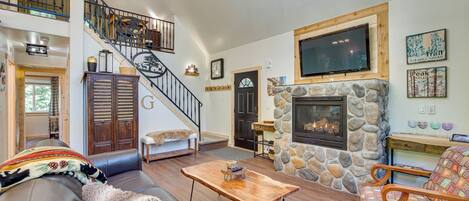 Cle Elum Vacation Rental | 2BR | 2BA | Stairs Required | 1,640 Sq Ft