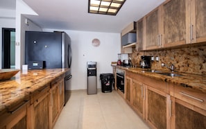 Full Kitchen