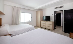 Bedroom  with 2 double beds