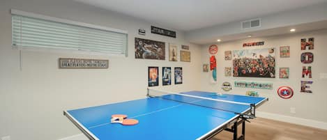 Arcade Room! Ping Pong