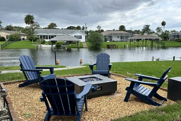 A new fire pit was added on 9/24/2023, perfect for cozying up and enjoying the evening by the water.