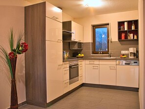 Cabinetry, Eigentum, Countertop, Herd, Holz, Haushaltsgerät, Küchengerät, Interior Design, Die Architektur, Küche