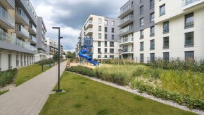 Enjoy easy access to the city's attractions from this well-located building. 