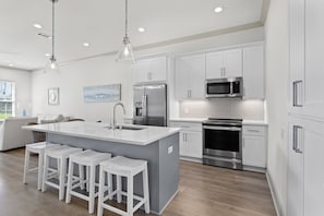 23-Azure-30A-2-202-Kitchen-Alt