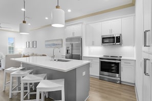 23-Azure-30A-2-104-Kitchen-Alt