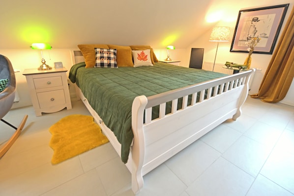 Großes Doppelbett B 1,80 x 2,00