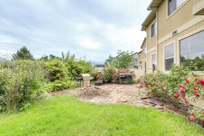 Backyard | Gas Grill | Mountain Views