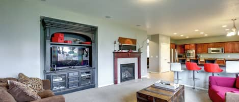 Lehi Vacation Rental | 8BR | 4BA | 4,550 Sq Ft | Stairs to Access