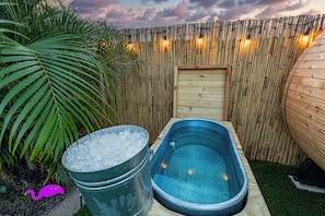 Bain à remous extérieur