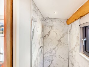 En-suite | Pansi - The Secret Garden, Llagadfan, Welshpool
