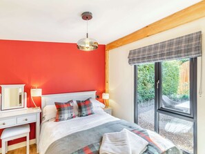 Double bedroom | Pansi - The Secret Garden, Llagadfan, Welshpool