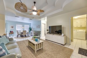 Living Room | Smart TV w/ Cable | Central A/C