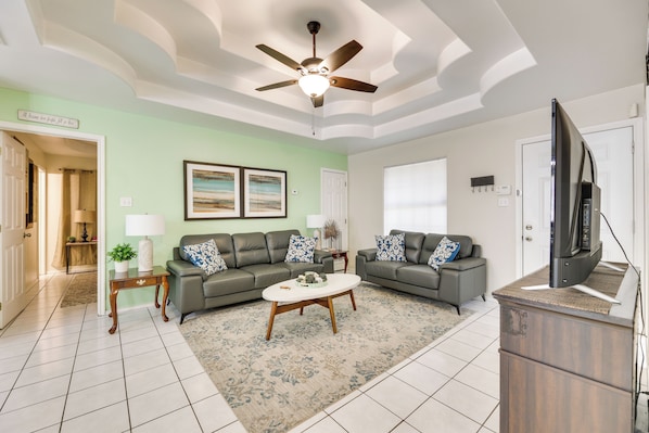 Edinburg Vacation Rental | 2BR | 2BA | 1 Step to Access | 1,100 Sq Ft