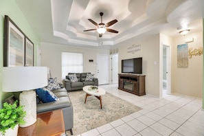 Living Room | Smart TV w/ Cable | Electric Fireplace | Central A/C