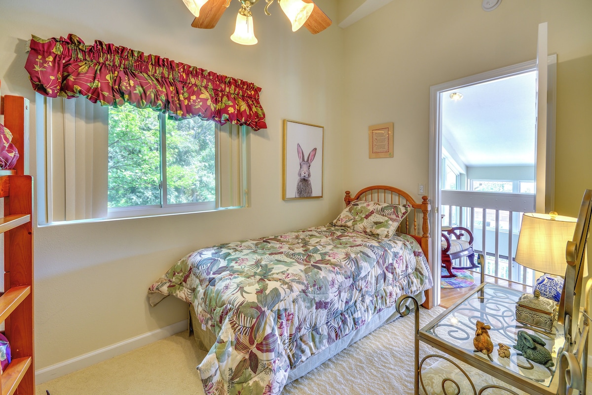 Ararat Home on 40 Acres: Hiking, Mtn Views & More!
