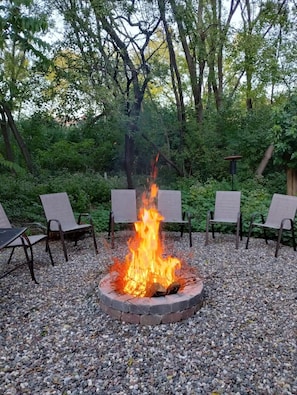 Secluded outdoor fire pit, perfect for cherising family moments and share love