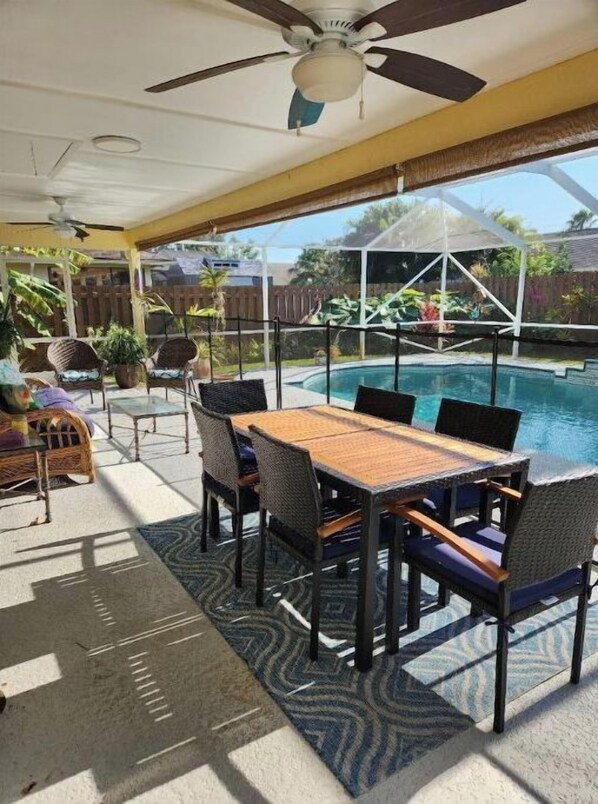 Outdoor dining