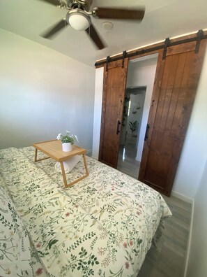 Sweet cozy Master bedroom Full size bed 4 comfy pillows and all bedding provided