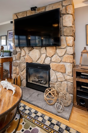 Curl up around the gas fireplace on the cooler days and after skiing at nearby Bristol Mountain