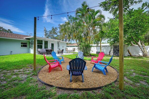 Sarasota Vacation Rental | 3BR | 2BA | 1,500 Sq Ft | 1 Step Required