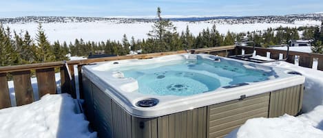 Bañera de hidromasaje al aire libre