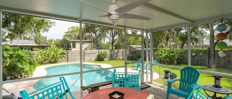 Enclosed patio with Smart TV. One-of-a-Kind for the area!
