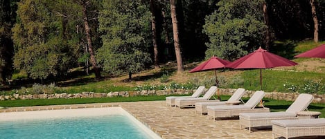 Water, Plant, Property, Swimming Pool, Tree, Natural Landscape, Shade, Outdoor Furniture, Leisure, Grass