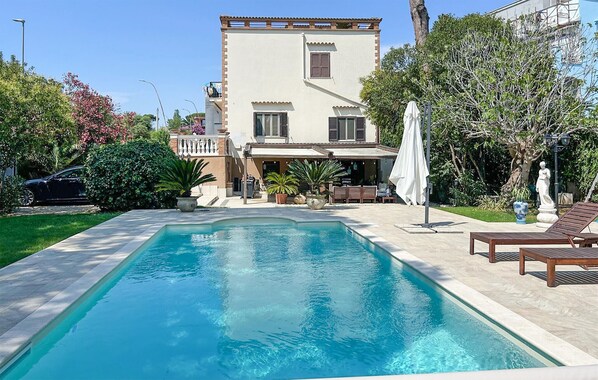 pool