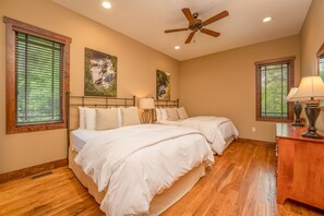 Bedroom 2 with Queen-Sized Beds