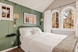 Bright Oak Cabin, Green Valley Lake by Rather Be Properties