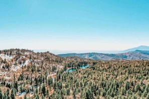 Bright Oak Cabin, Green Valley Lake by Rather Be Properties